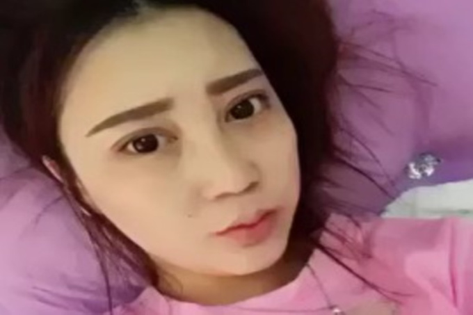 主播今天不脱了!直接没穿露出整个美穴