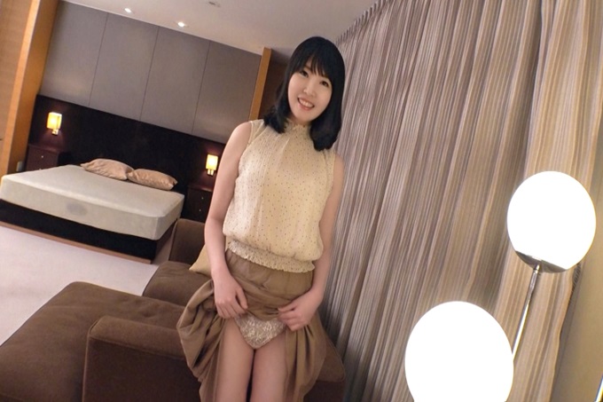 应募的素人，第一次AV摄影189 【初拍】【棉花糖美乳】【猥亵屁股的极色妻子】前男友开发的极色妻子对现在的丈夫无法满足.连第一次见面的男人的精液也吞进去了