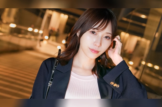 当时偷偷应征的能干OL枫酱。她也做过模特吗? !这样的身材风格,赞美她!