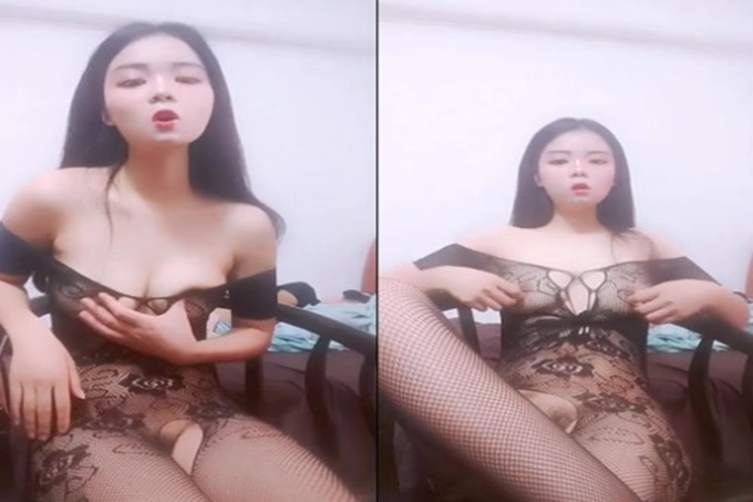 极致小脸美少妇丝网透视情趣内衣与啪友造爱,樱桃小嘴塞满大丁丁